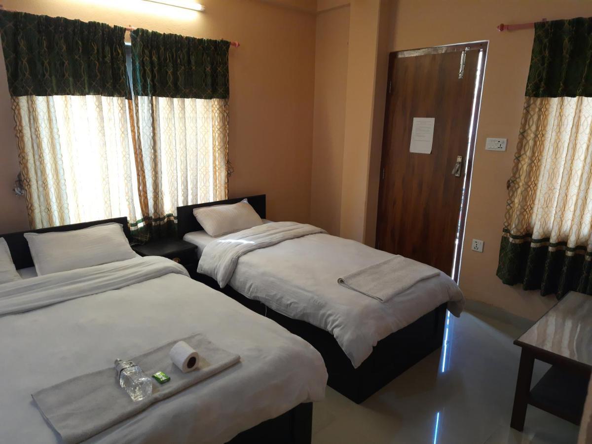 Hotel Eagle Zone Pokhara Exteriör bild
