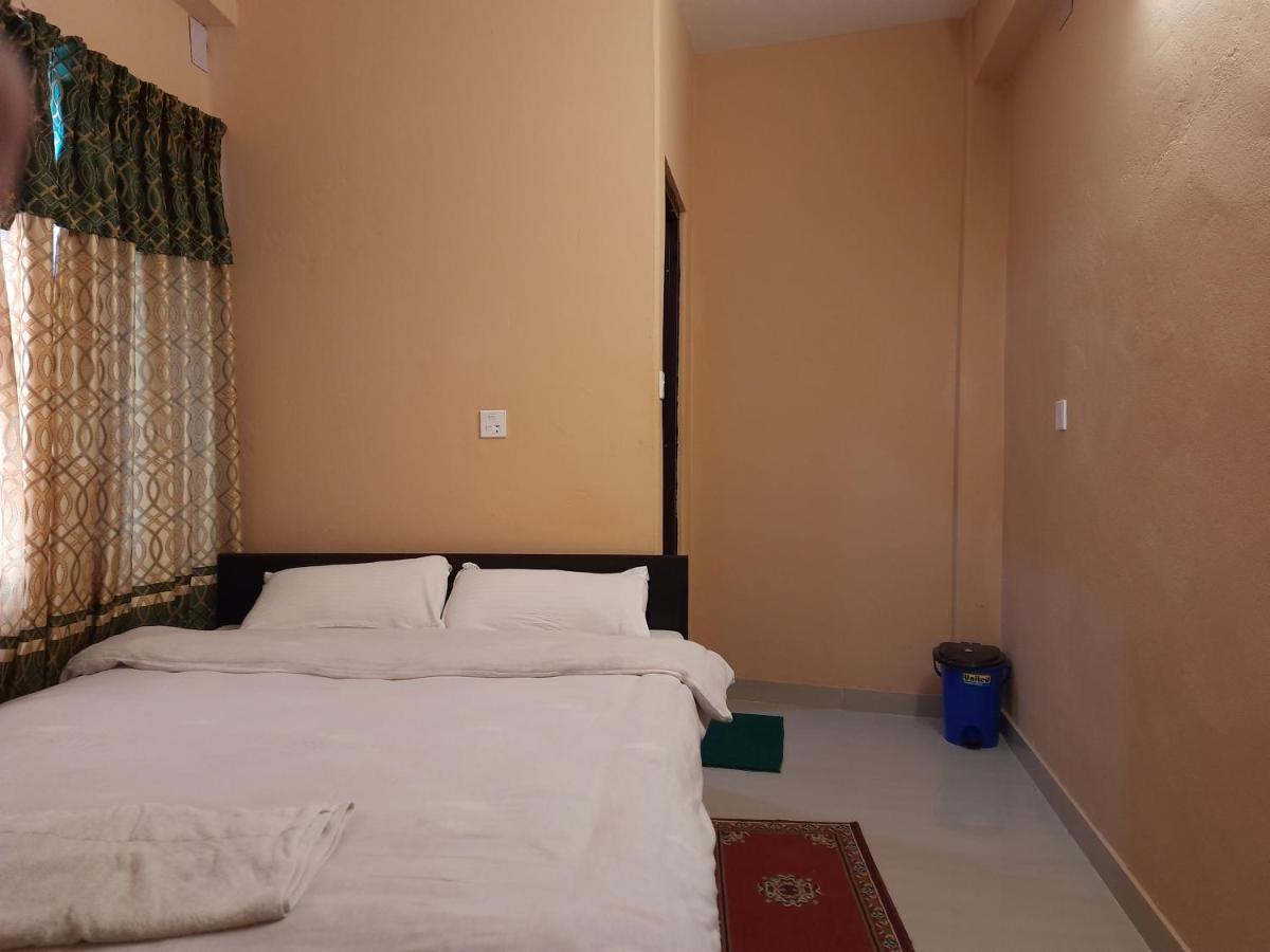 Hotel Eagle Zone Pokhara Exteriör bild