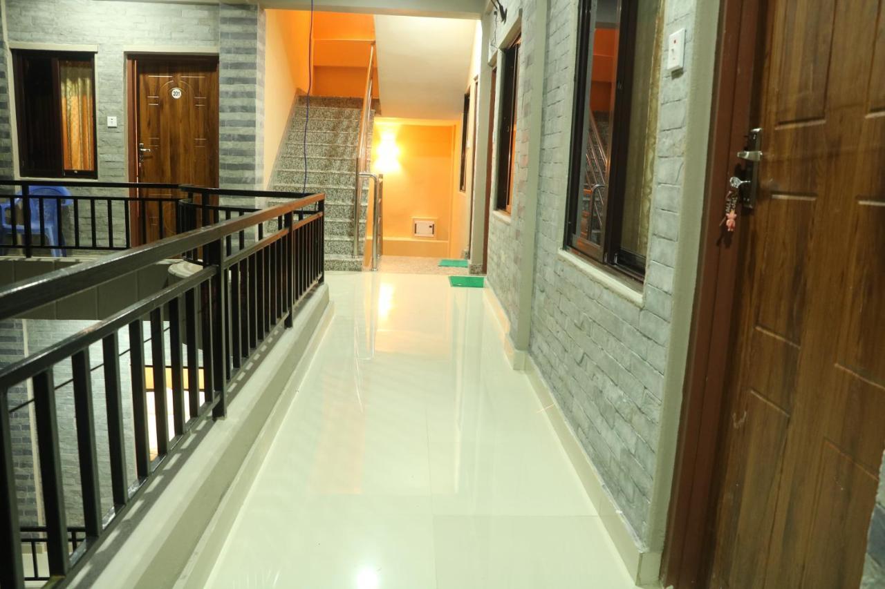 Hotel Eagle Zone Pokhara Exteriör bild