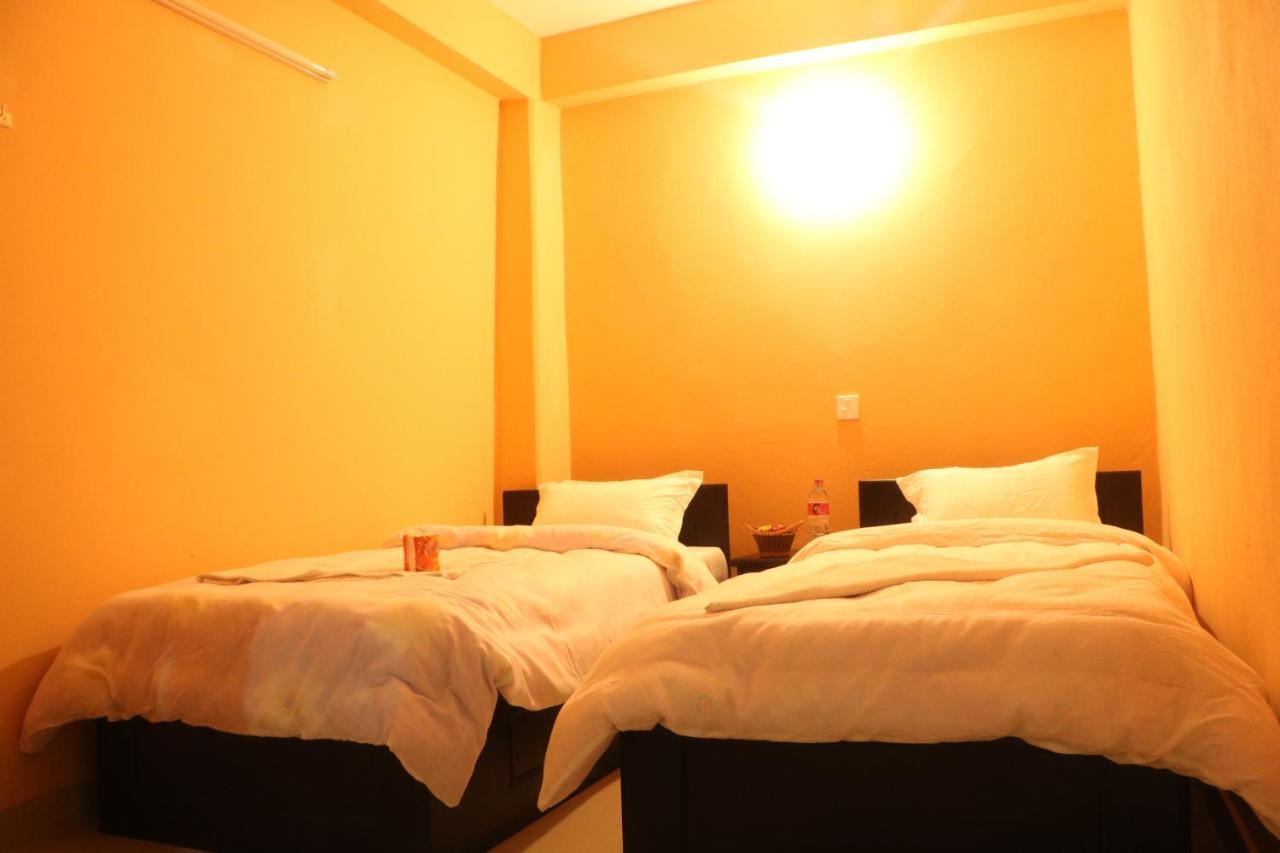 Hotel Eagle Zone Pokhara Exteriör bild